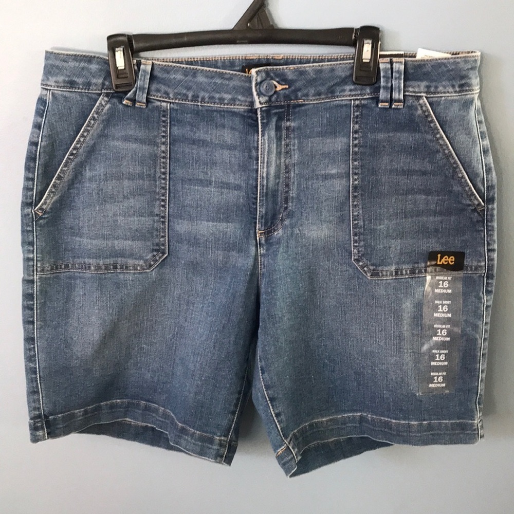 NWT Lee walk shorts mid rise liberty blue denim size 16 Medium
